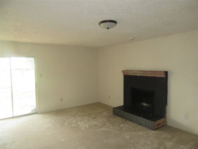 Building Photo - 13611 Ravensway Dr