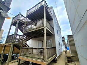 Building Photo - 1342 W Hubbard St