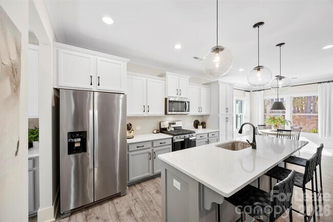 Foto del edificio - 21232 Sanctuary Dr