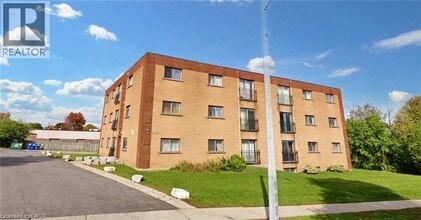 Building Photo - 76 Brybeck Crescent