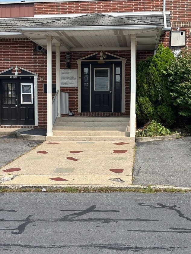 Primary Photo - Willow Park Apartments