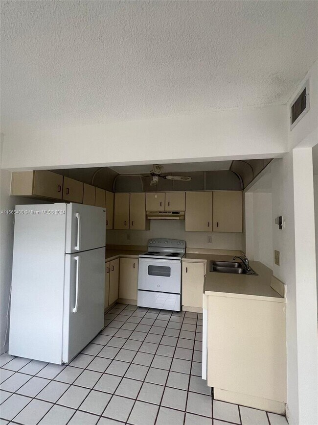 Foto del edificio - 2 bedroom in North Miami Beach FL 33179