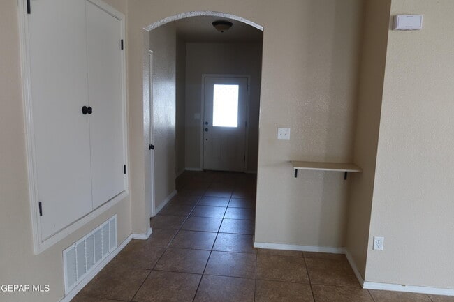 Building Photo - 10672 Canyon Sage Dr