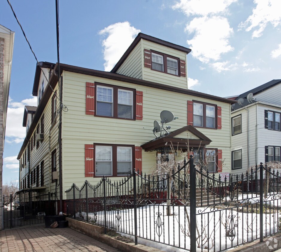 1021 Monroe Ave, Elizabeth, NJ 07201 Apartments in Elizabeth, NJ