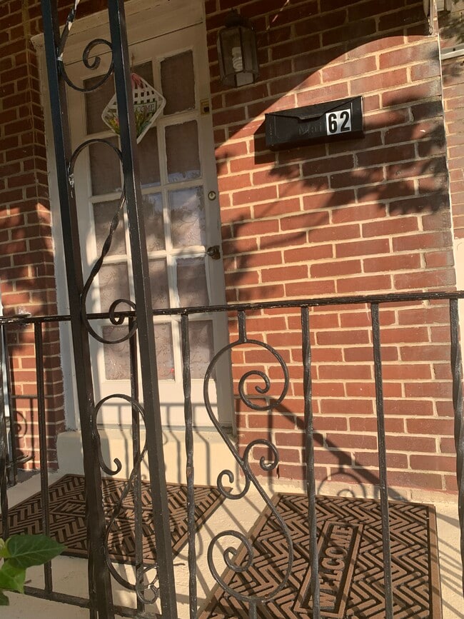 Photo - 62 Oakmont Dr House