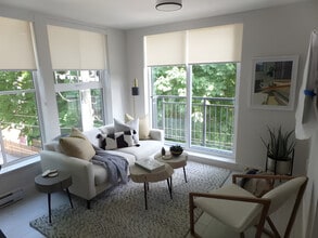 Building Photo - 1716 Napier St