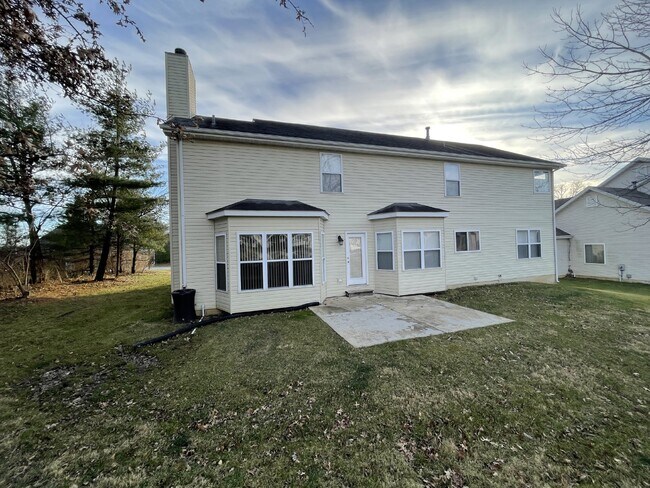 Building Photo - Elegant 4-Bedroom Home for Lease in Ladue ...