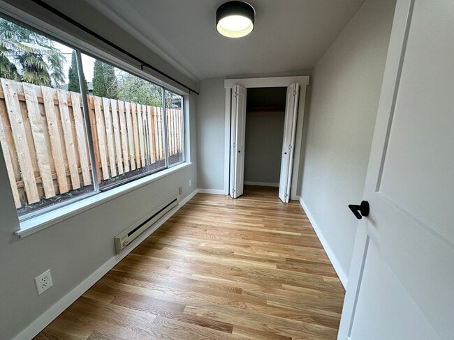 Foto del edificio - 1/2 Month Free! Sun-Filled 3-Bedroom Ranch with Wood Flooring, A/C, Updated Kitchen & 2-Car Garage!