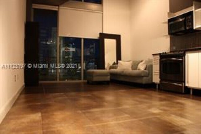 Building Photo - 690 SW 1st Ct