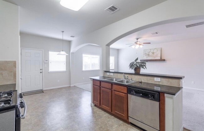 Foto del edificio - 7338 Autumn Sun Dr