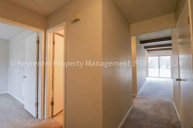 Building Photo - 6125 S Troost Ave