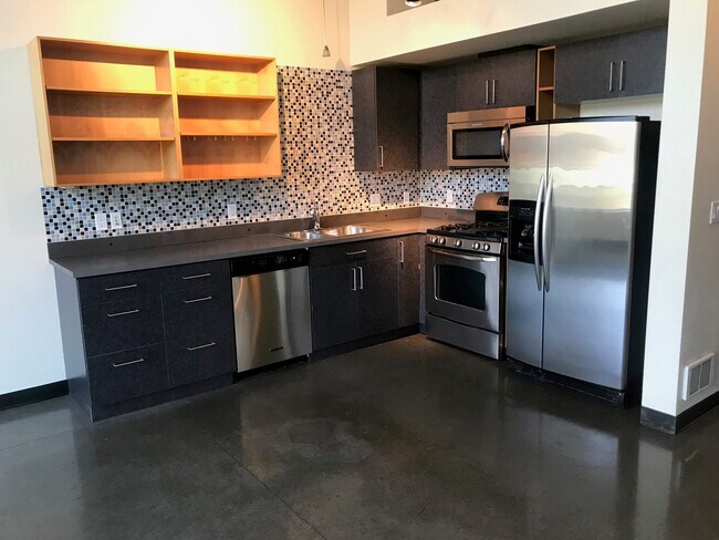 Kitchen - 4422 Bagley Ave N