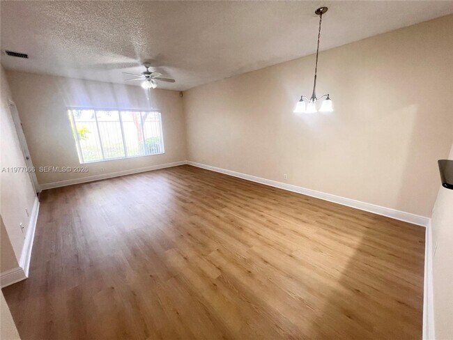 Foto del edificio - 4259 SW 10th Ct