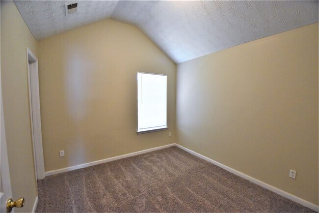 Building Photo - 2935 Two Lake Cir