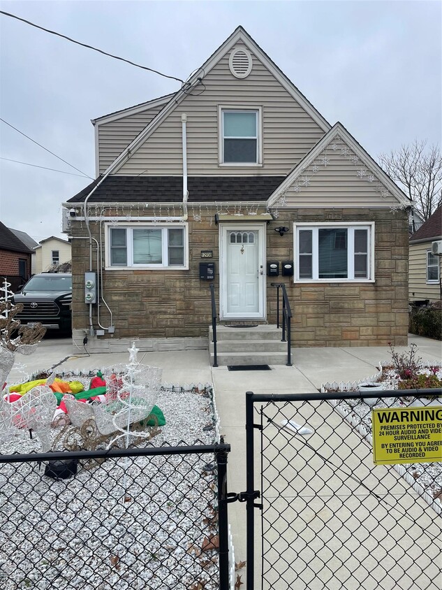 Primary Photo - 129-38 154th St