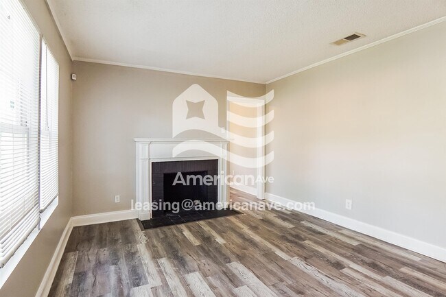 Building Photo - 5804 Avenue O