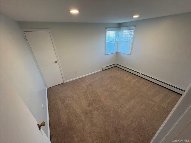 Foto del edificio - 385 West Dr