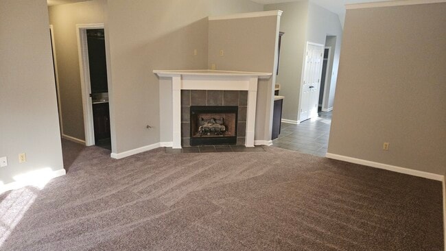 Building Photo - 8382 Regal Bend Dr