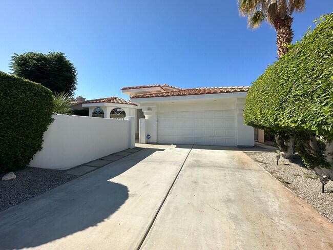 Foto del edificio - COMING SOON! Impressive 3 Bedroom 2 Bathro...