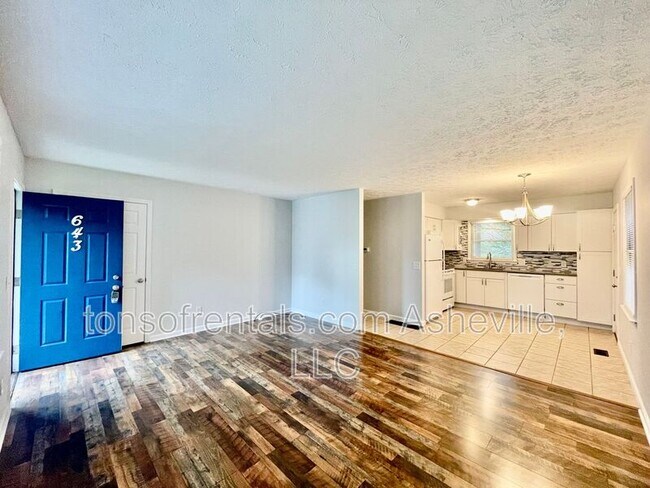 Building Photo - 643 Clearview Dr
