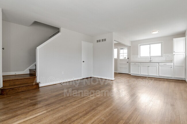 Foto del edificio - 5816 35th Pl