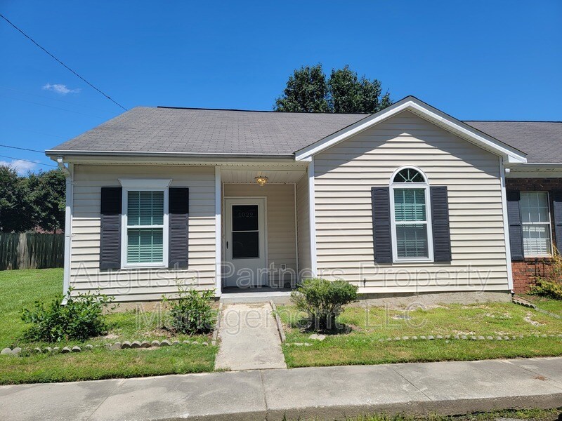 Primary Photo - 1029 Turtle Creek Dr