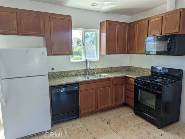 Foto del edificio - 21050 Union St