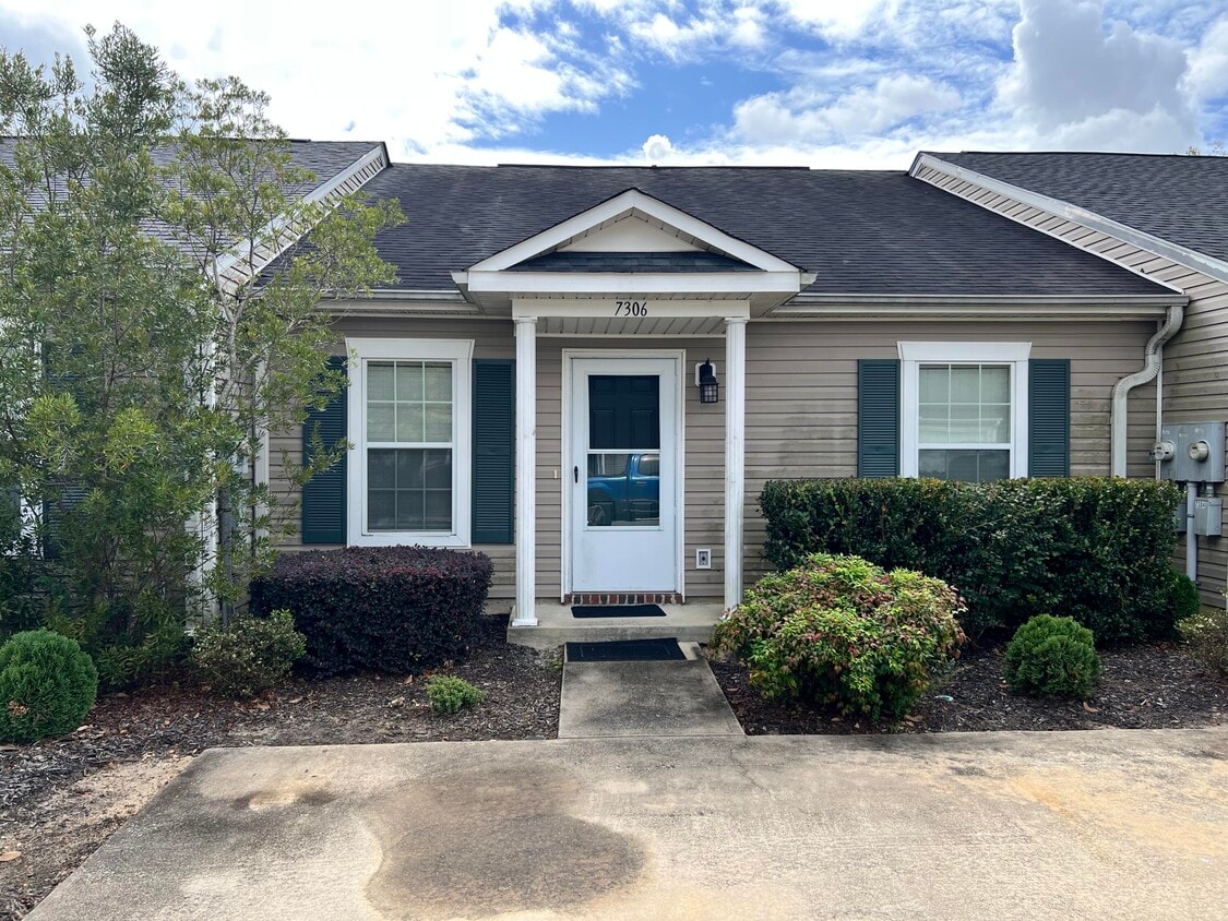 Foto principal - 7306 Dorado Dr