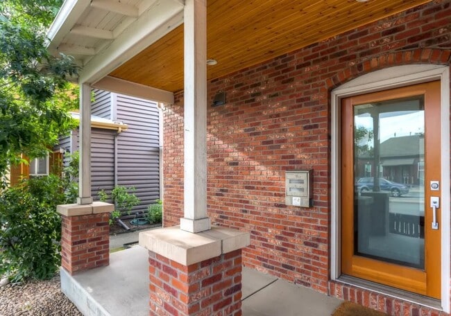 Photo - 1 bed 1.5 bath Stand Alone Townhome.  Available For Move-In Anytime Between March 15 - May 1st.