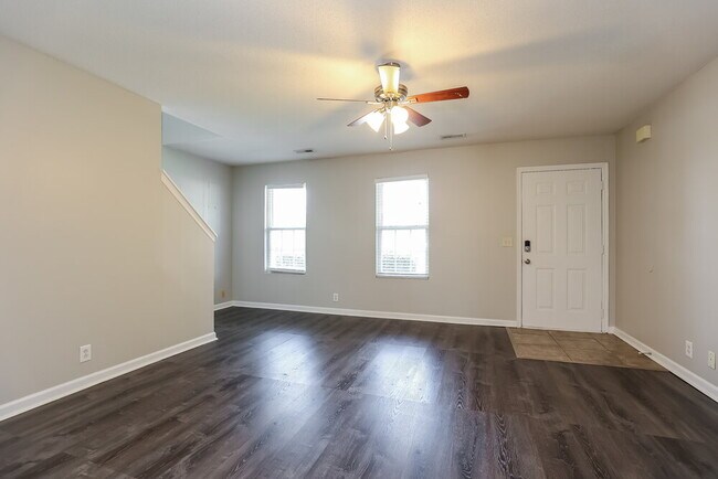 Foto del edificio - 2611 Hawk Eye Ct
