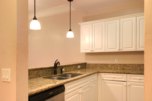 Foto del edificio - Jackson Square - 2 Bedroom, 2 Bathroom Condo **$400 Leasing Bonus**