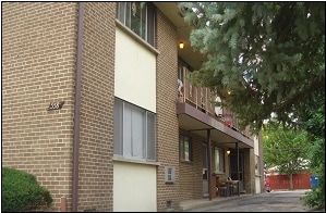 Building Photo - 558 N Ardmore Ave