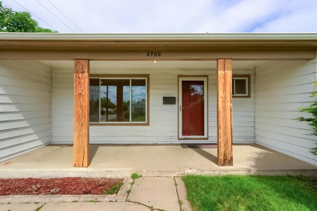 Building Photo - 2 Bedroom single family home in Denver