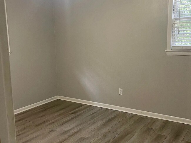 Foto del edificio - 2290 Pinetree Ln NE