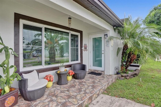 Foto del edificio - 19015 NW 8th Ave