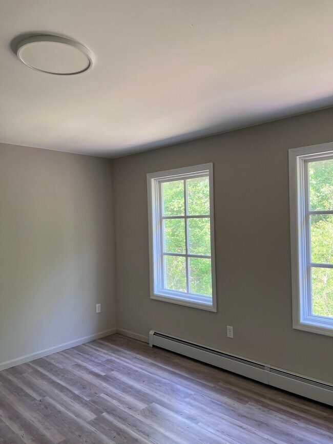 Building Photo - 333 Merwinsburg Rd