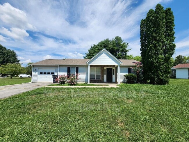 Building Photo - 1600 Garden Ln