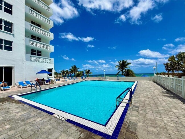 Foto del edificio - 4250 Galt Ocean Dr