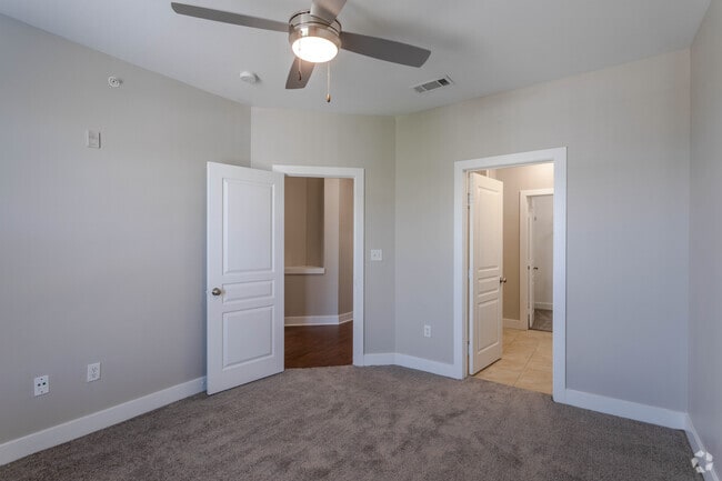 2BR, 2BA - Bedroom 1199SF  The Pescara - Centreport Lake