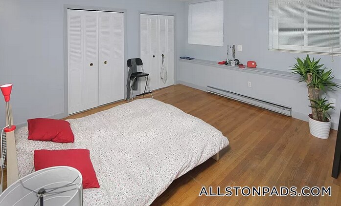 Building Photo - 10 Armington St