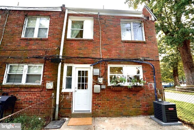 Building Photo - 6371 magnolia st
