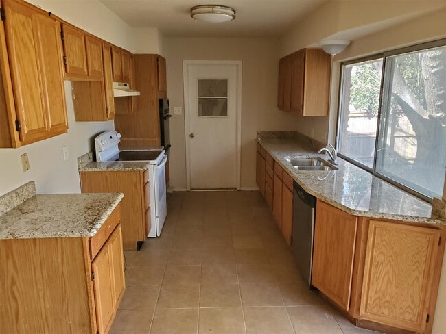 Photo - 1813 Cottonwood St House