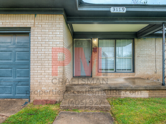 Building Photo - 3119 SW 40th St