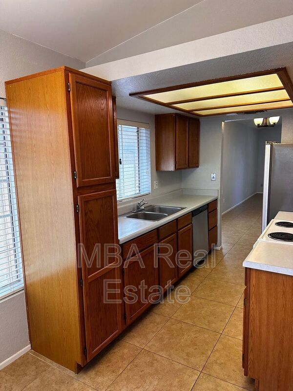 Building Photo - 23625 N 38th Dr