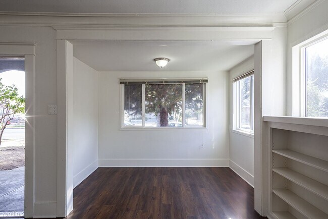 Building Photo - 1 br, 1 bath House - 1103 W 51st St