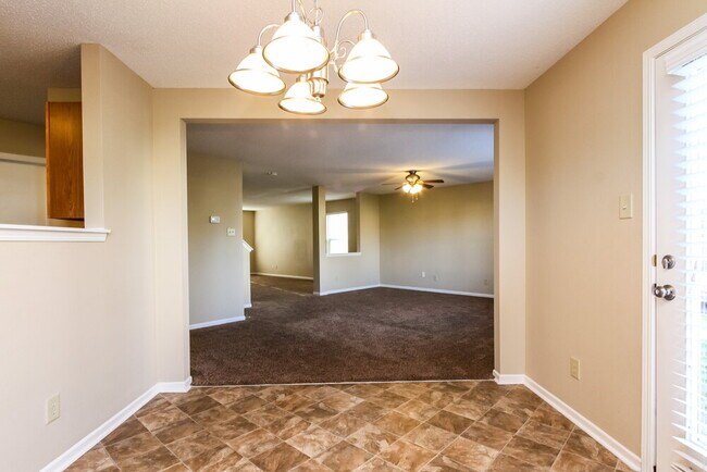 Building Photo - 15226 Clear St