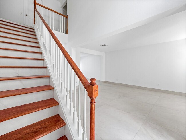 Foto del edificio - 6457 Winder Oaks Blvd