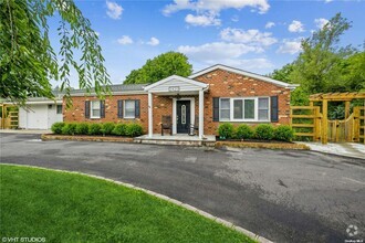 Building Photo - 2420 Plum Island Ln