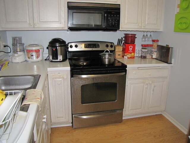 Foto del edificio - 2BR/1.5BA Townhouse *Near Parkers Lake!* - Plymouth- Available Sept 1!