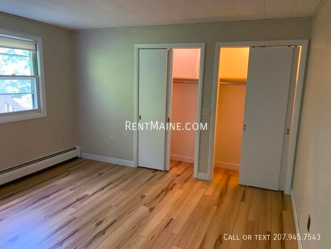 Building Photo - 198 Main Rd N